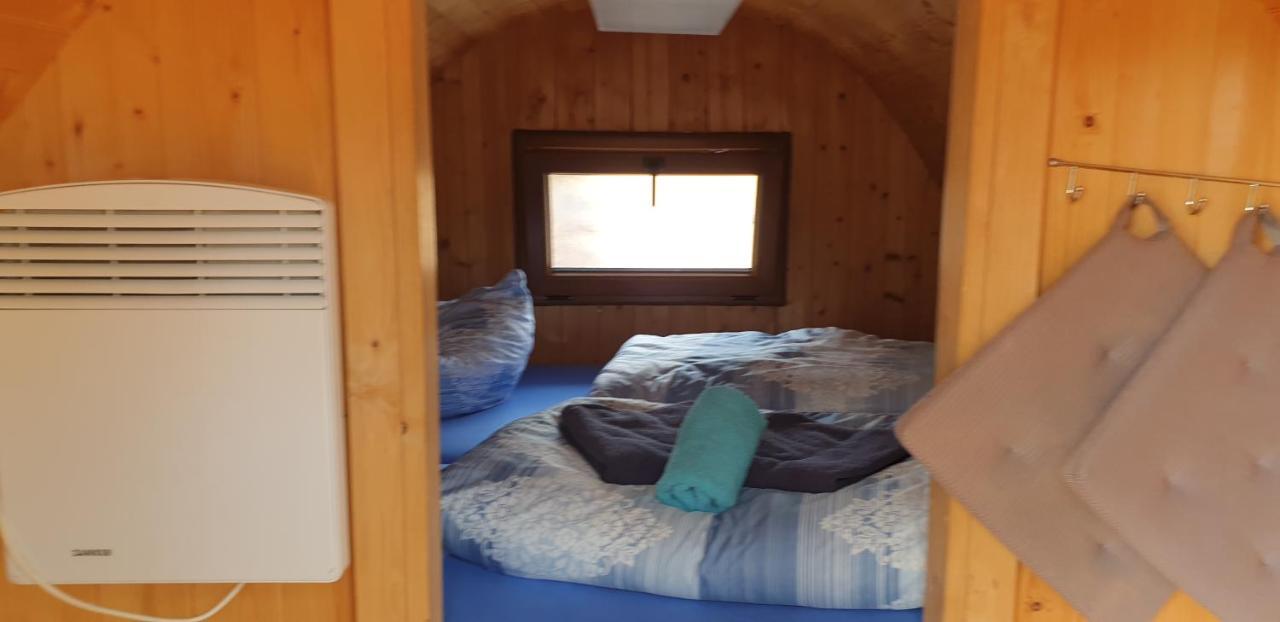 Mini Hotel Uebernachten Im Gurkenfass 뤼베나우 외부 사진